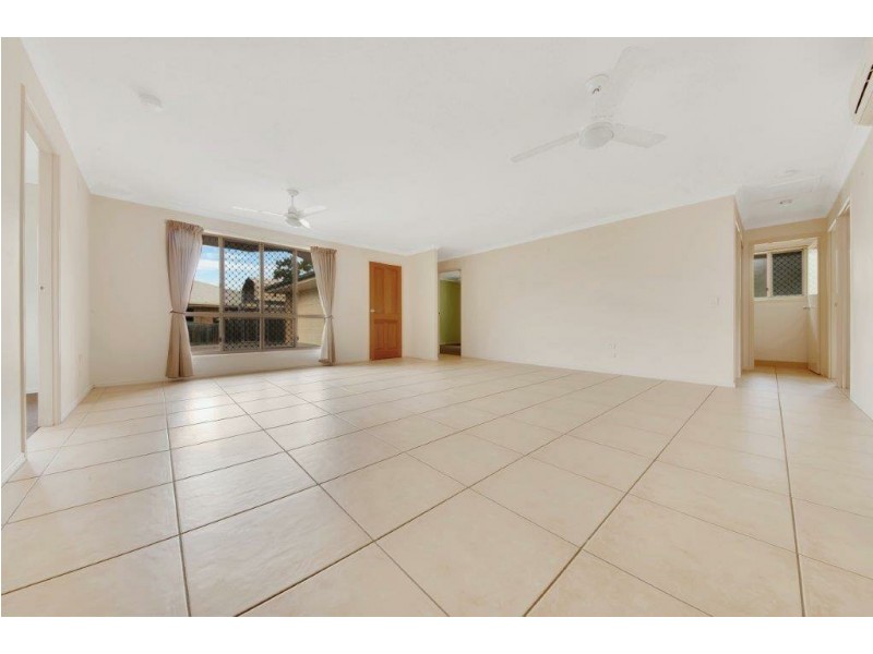 6 Parsons Place, New Auckland QLD 4680