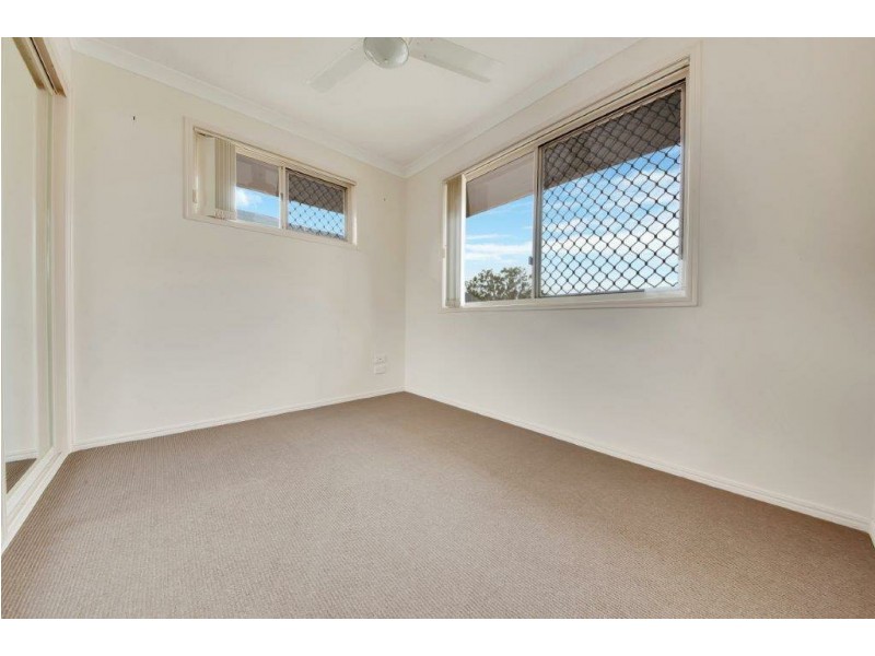 6 Parsons Place, New Auckland QLD 4680