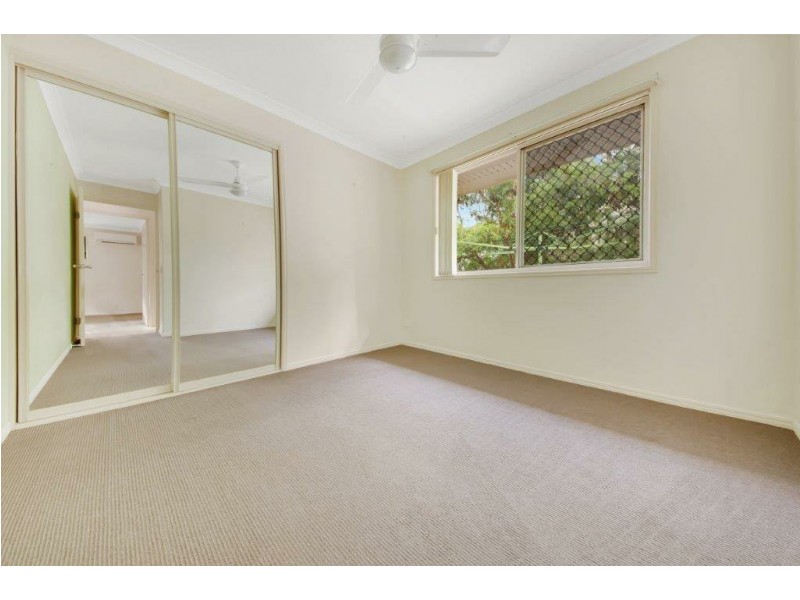 6 Parsons Place, New Auckland QLD 4680