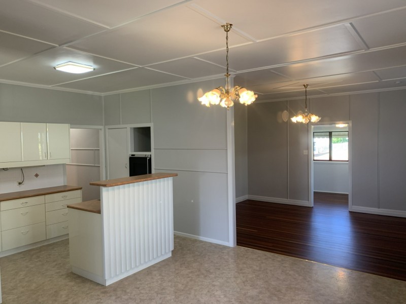 21 Boles Street, West Gladstone QLD 4680