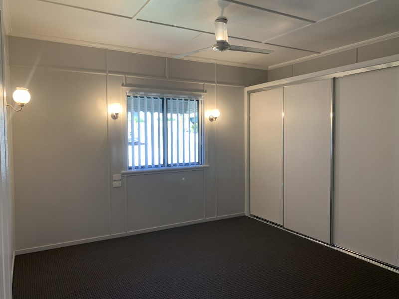 21 Boles Street, West Gladstone QLD 4680