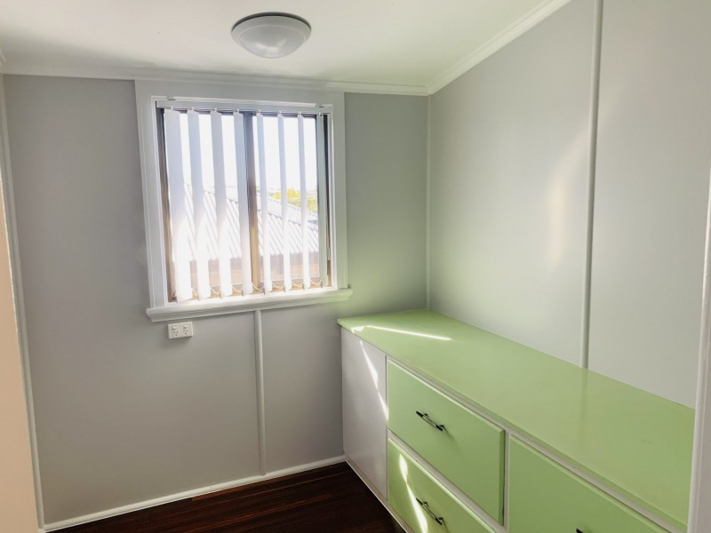 21 Boles Street, West Gladstone QLD 4680