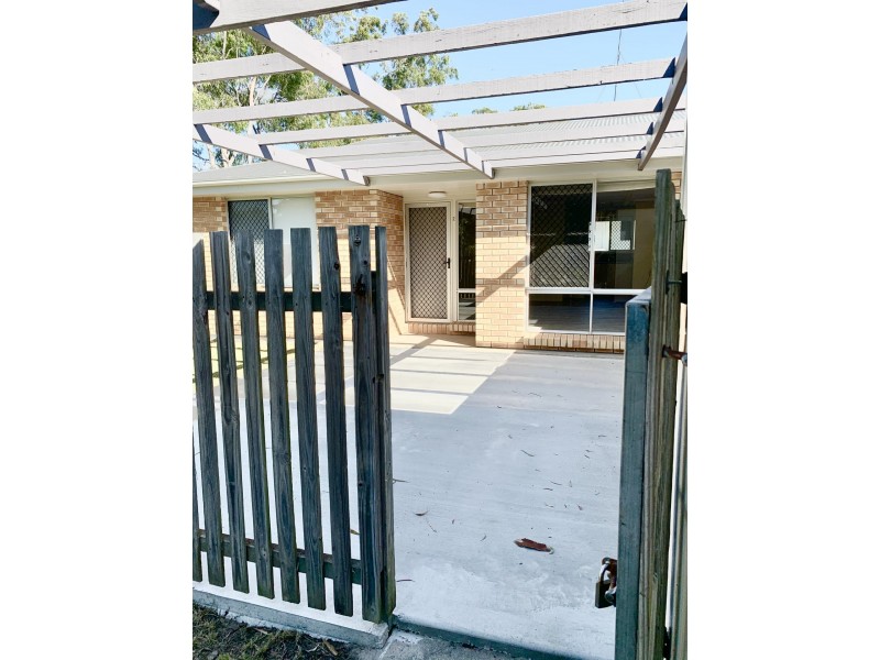 2/124 Malpas Street, Boyne Island QLD 4680