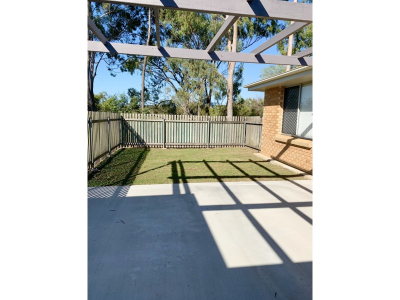 2/124 Malpas Street, Boyne Island QLD 4680