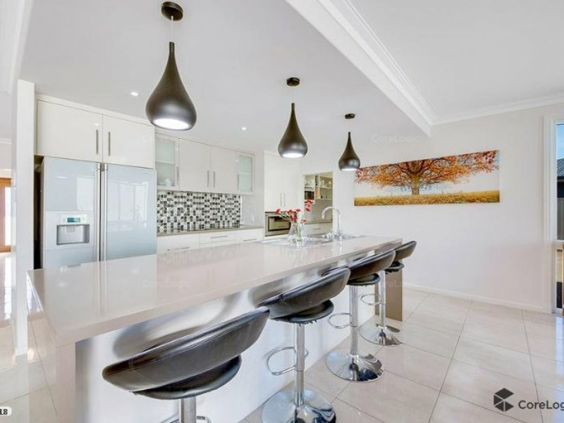 15 Riverside Dr, Tannum Sands QLD 4680