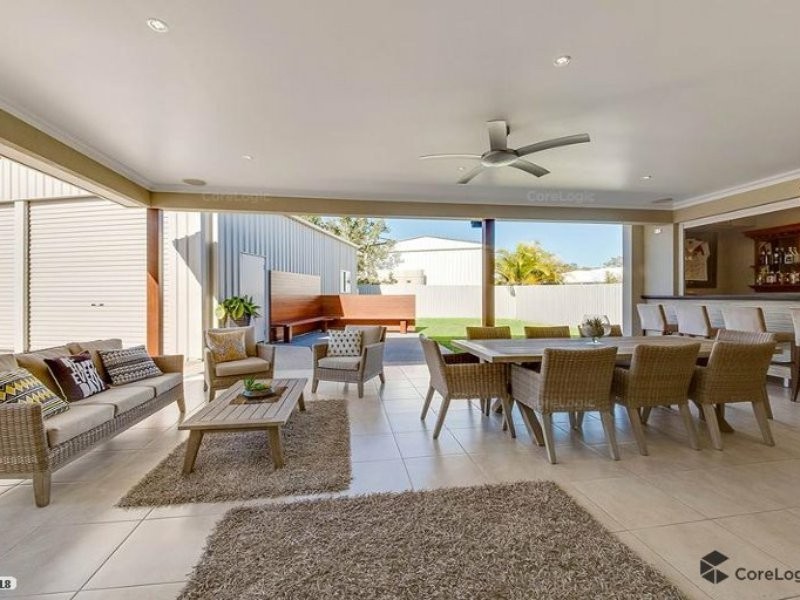 15 Riverside Dr, Tannum Sands QLD 4680