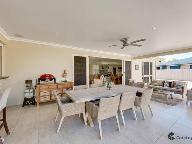 15 Riverside Dr, Tannum Sands QLD 4680