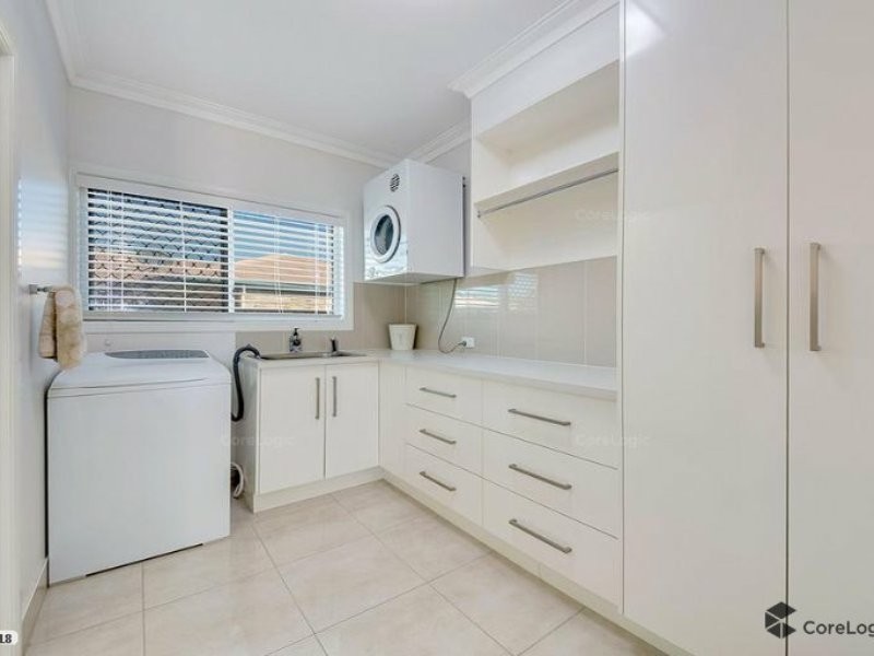 15 Riverside Dr, Tannum Sands QLD 4680