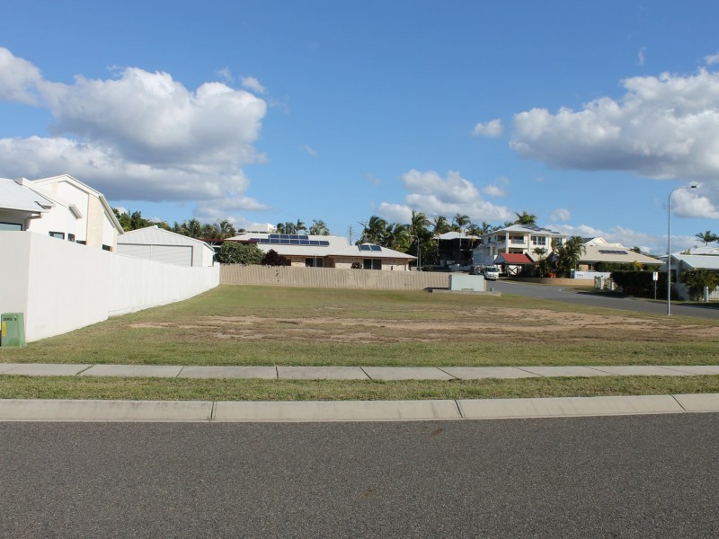 49 The Oaks Road, Tannum Sands QLD 4680