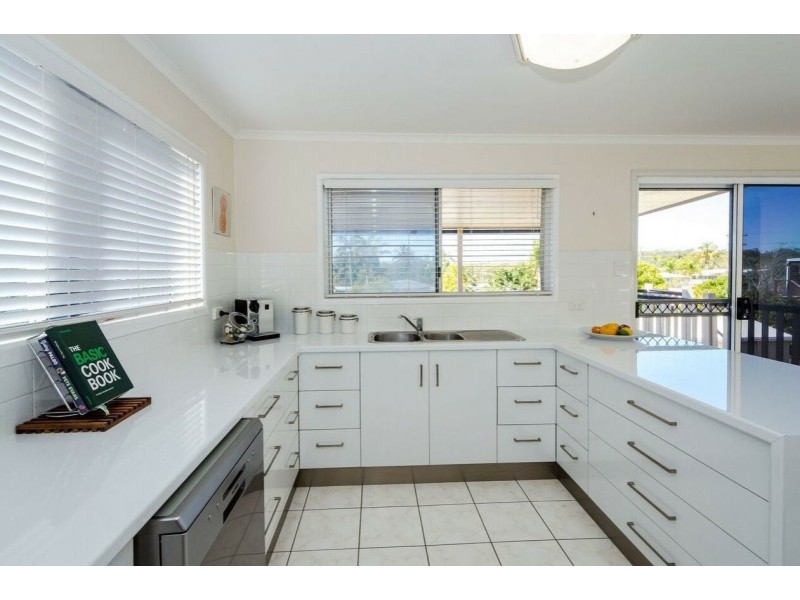 4 POLMAISE STREET, Boyne Island QLD 4680