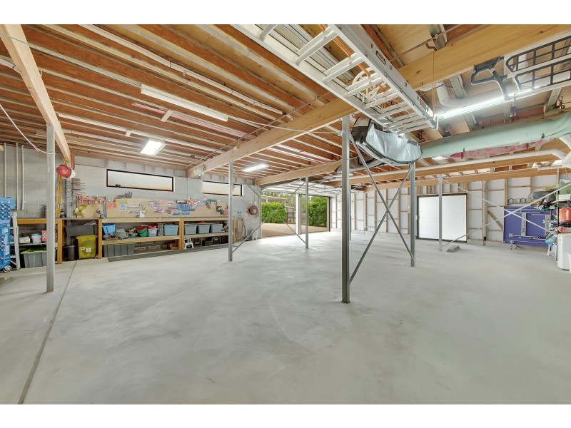 40 Golf View Drive, Boyne Island QLD 4680