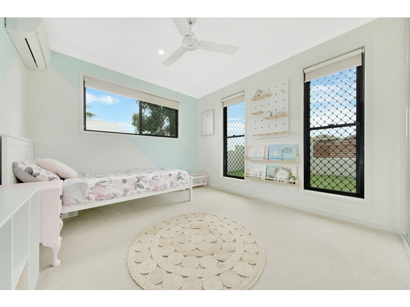 40 Golf View Drive, Boyne Island QLD 4680