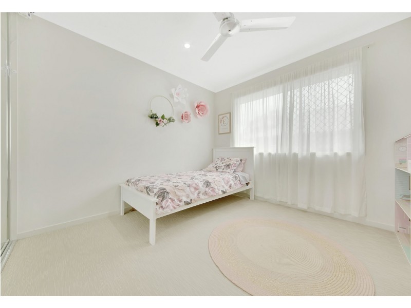 40 Golf View Drive, Boyne Island QLD 4680