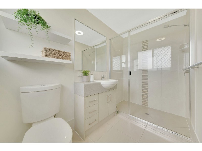 40 Golf View Drive, Boyne Island QLD 4680