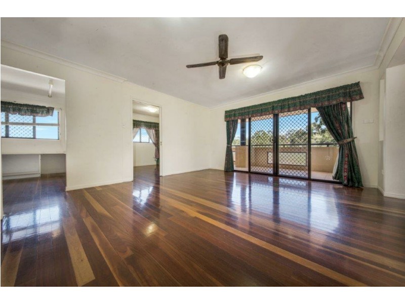 7 Curtis Avenue, Boyne Island QLD 4680