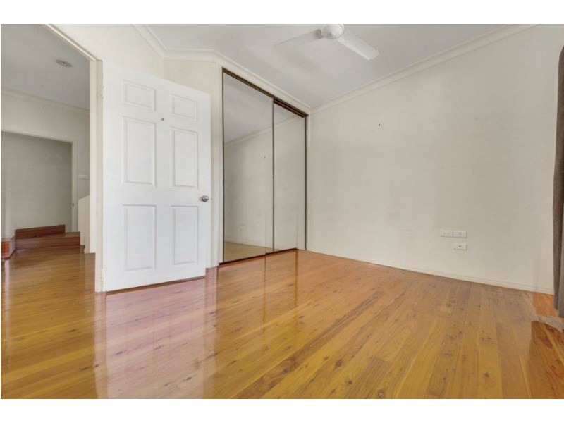 7 Curtis Avenue, Boyne Island QLD 4680