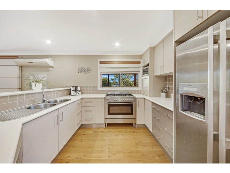 52 Wyndham Avenue, Boyne Island QLD 4680