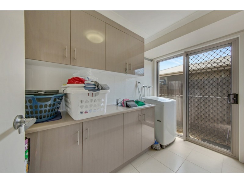 39 Bauhinia Street, Boyne Island QLD 4680