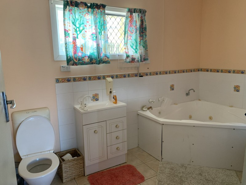 105 Malpas Street, Boyne Island QLD 4680