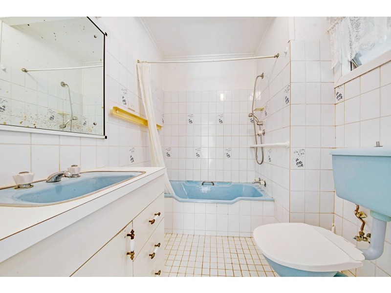 79 Malpas Street, Boyne Island QLD 4680