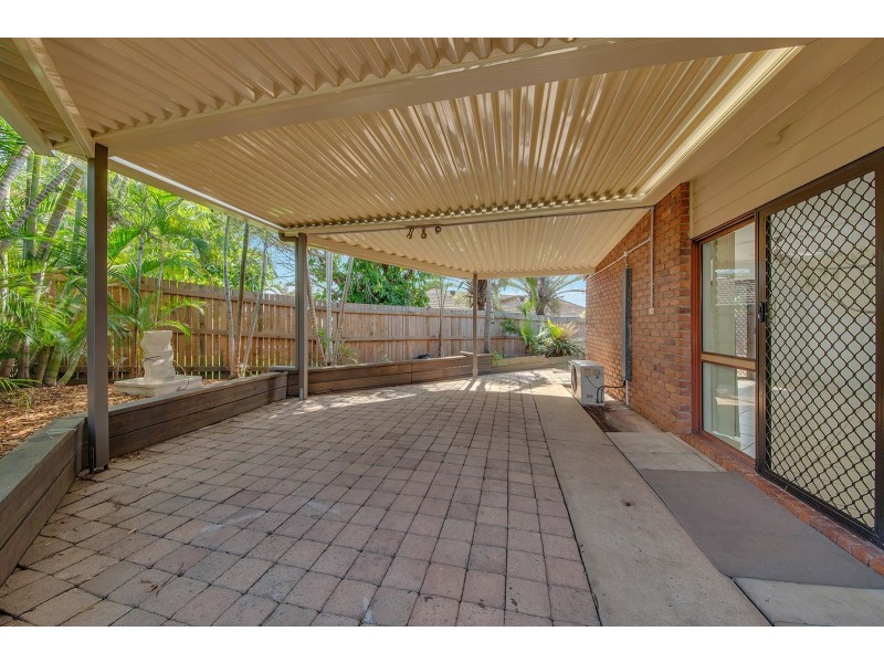 39 Edward Street, Boyne Island QLD 4680