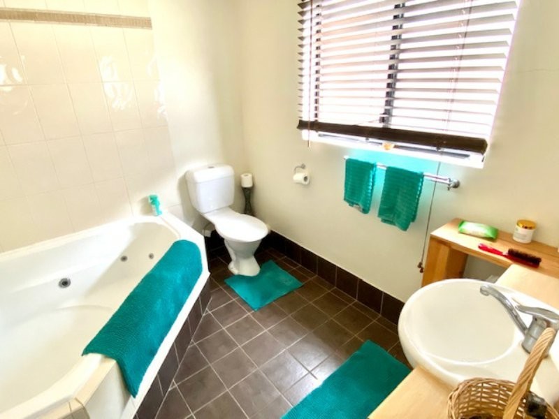 22 Creek Road, Tannum Sands QLD 4680