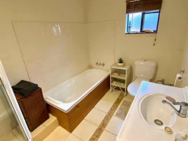 22 Creek Road, Tannum Sands QLD 4680