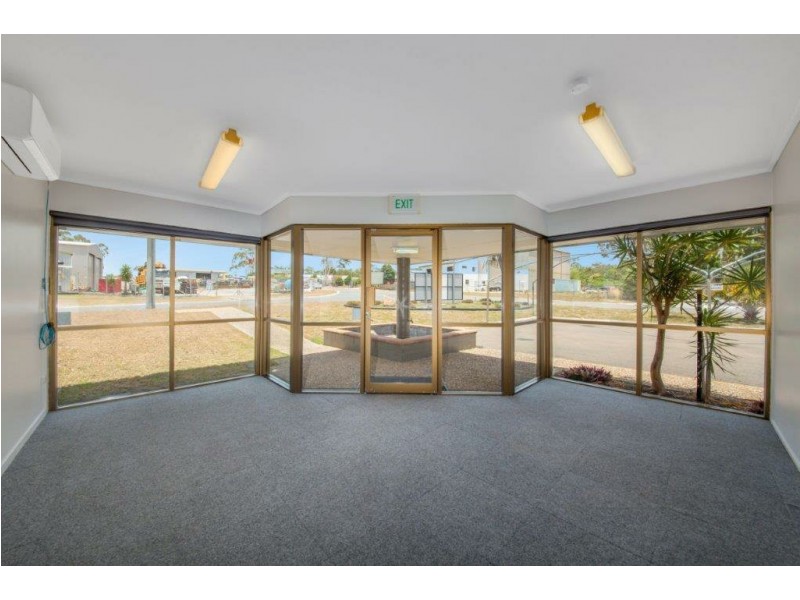 16 DENNIS STREET, Boyne Island QLD 4680