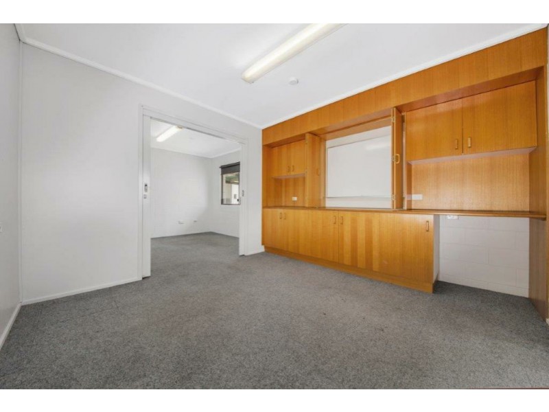 16 DENNIS STREET, Boyne Island QLD 4680