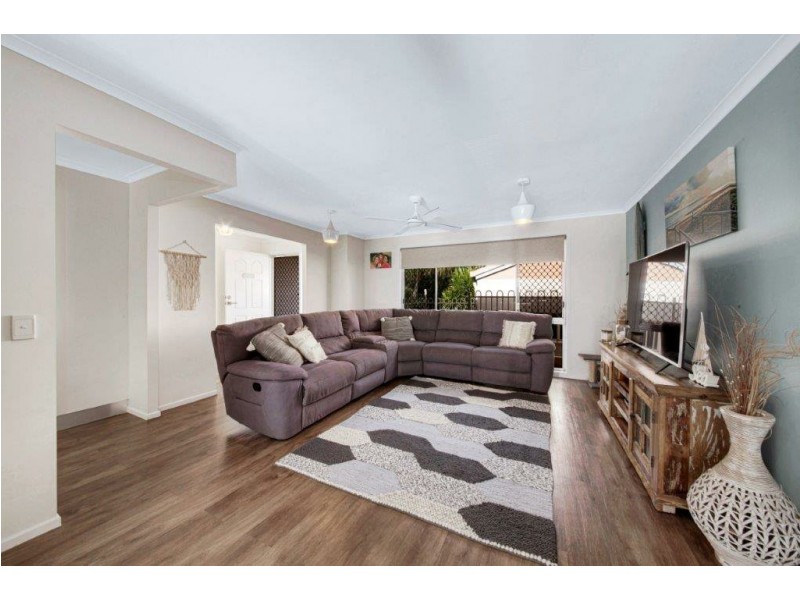 42 Langdon Street, Tannum Sands QLD 4680