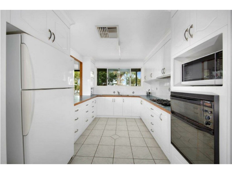 13 Alpine Avenue, Boyne Island QLD 4680