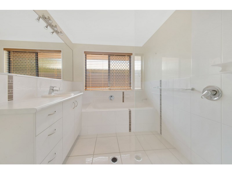 12 Creswell Court, Tannum Sands QLD 4680