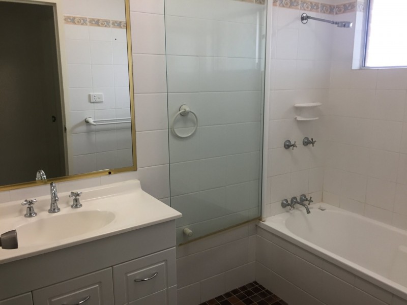 7 IRVING COURT, Boyne Island QLD 4680