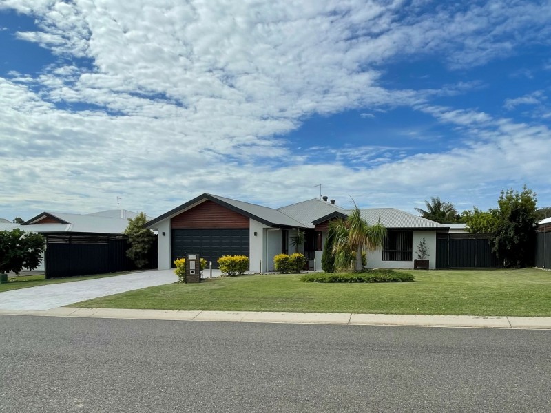 37 Golf View Drive, Boyne Island QLD 4680