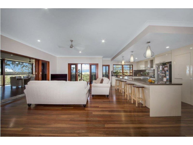 18 Illoura Road, Wurdong Heights QLD 4680