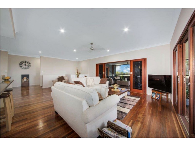 18 Illoura Road, Wurdong Heights QLD 4680
