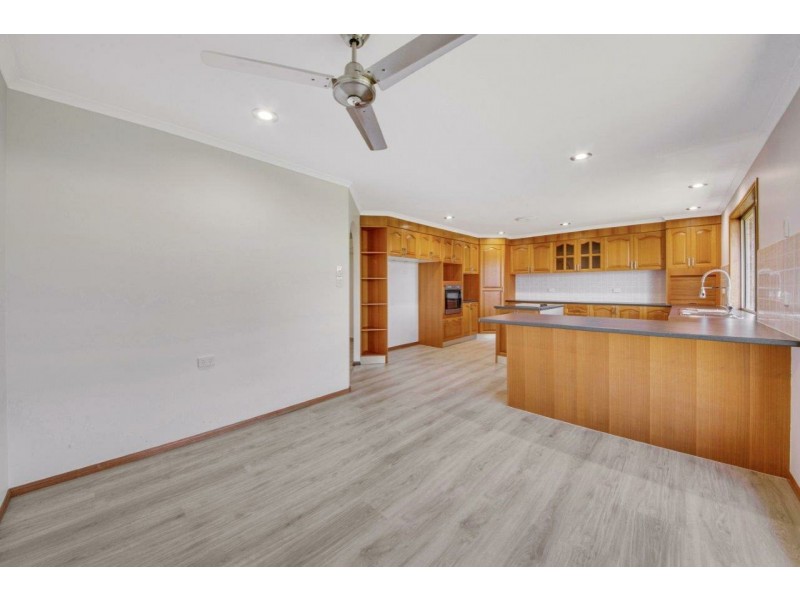 28 McLeod Street, Boyne Island QLD 4680