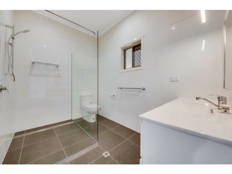 28 McLeod Street, Boyne Island QLD 4680