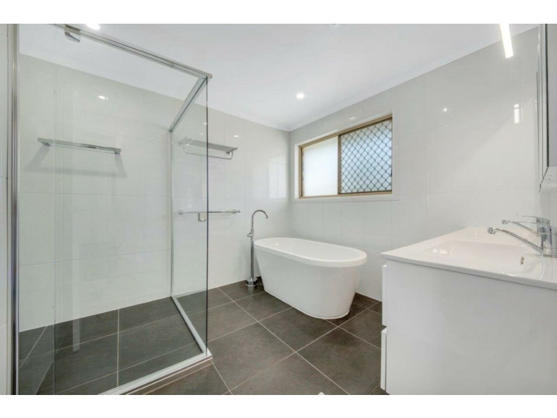 28 McLeod Street, Boyne Island QLD 4680