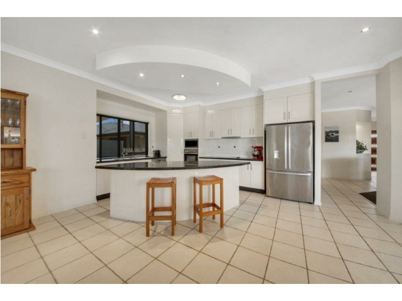 8 Riverside Drive, Tannum Sands QLD 4680