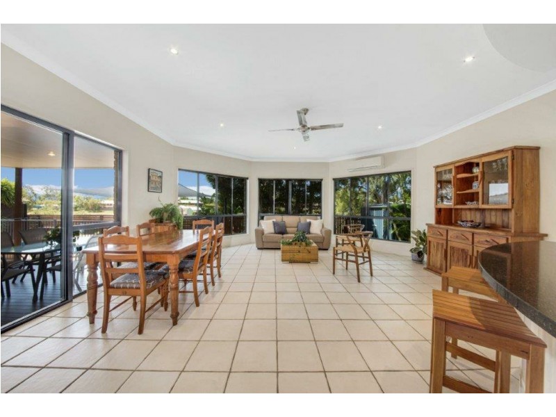 8 Riverside Drive, Tannum Sands QLD 4680