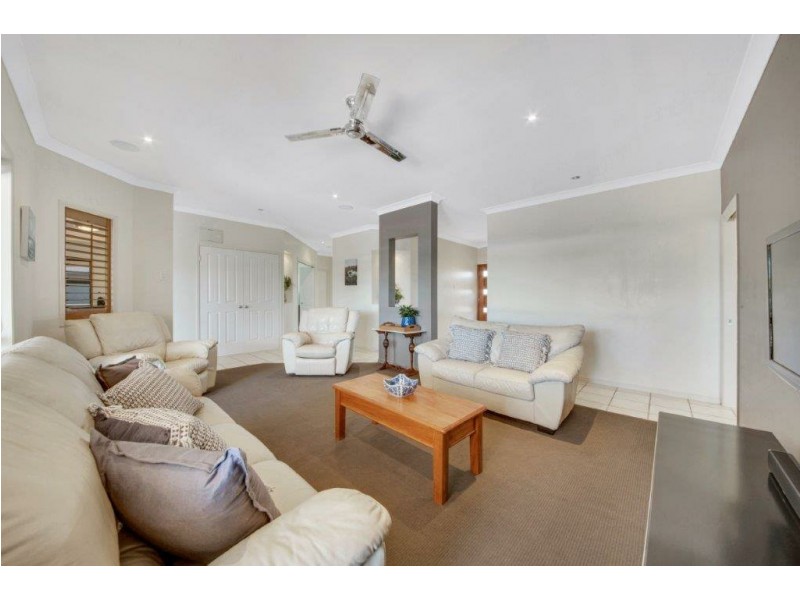 8 Riverside Drive, Tannum Sands QLD 4680