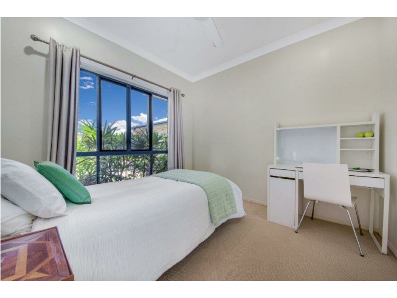 8 Riverside Drive, Tannum Sands QLD 4680