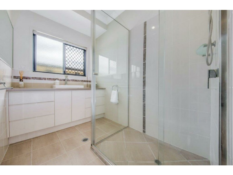 8 Riverside Drive, Tannum Sands QLD 4680