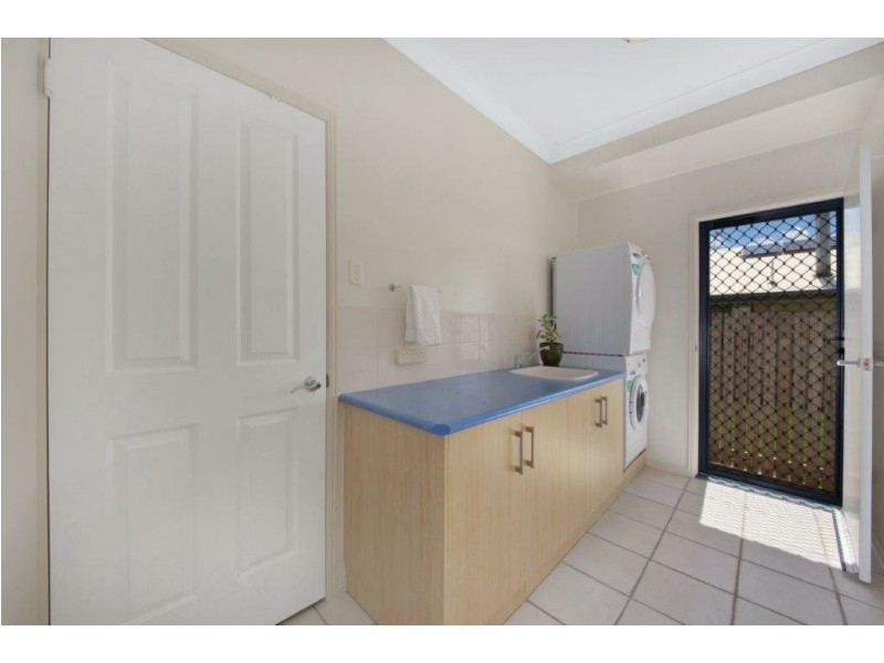 8 Riverside Drive, Tannum Sands QLD 4680