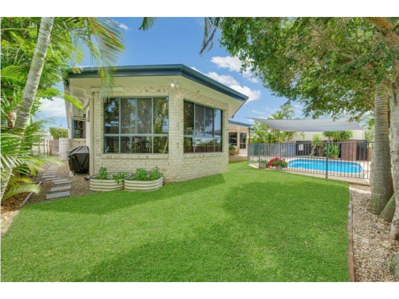 8 Riverside Drive, Tannum Sands QLD 4680