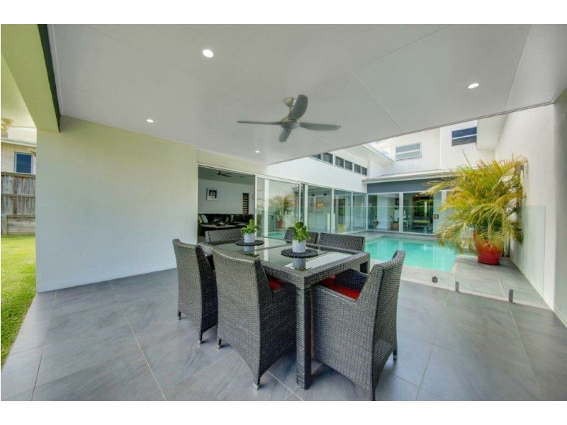15 Tina Drive, Tannum Sands QLD 4680