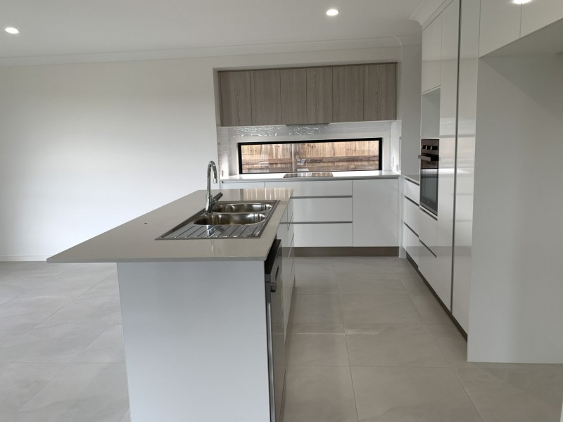 5 Richard Street, Boyne Island QLD 4680