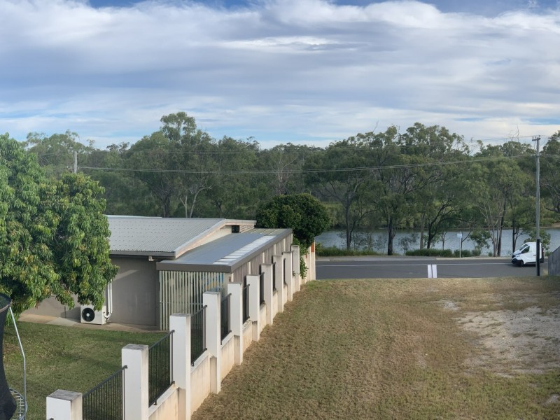 5 Richard Street, Boyne Island QLD 4680
