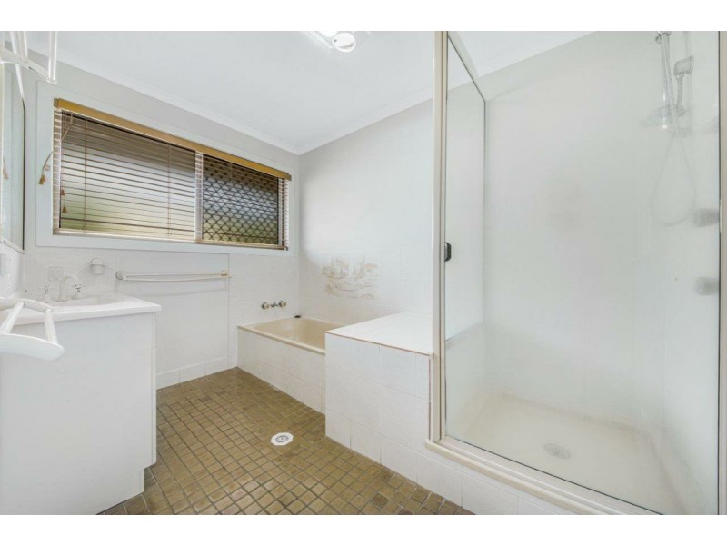 32 Pleasant Avenue, Tannum Sands QLD 4680